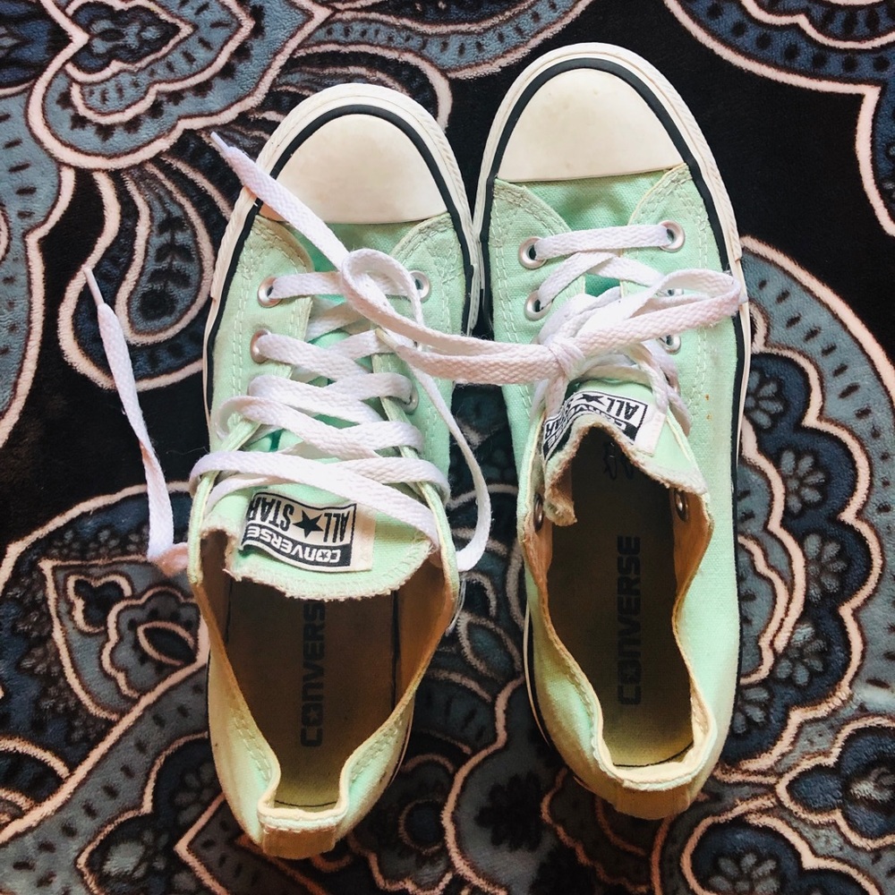 Mint Low Top Chuck Taylors Converse